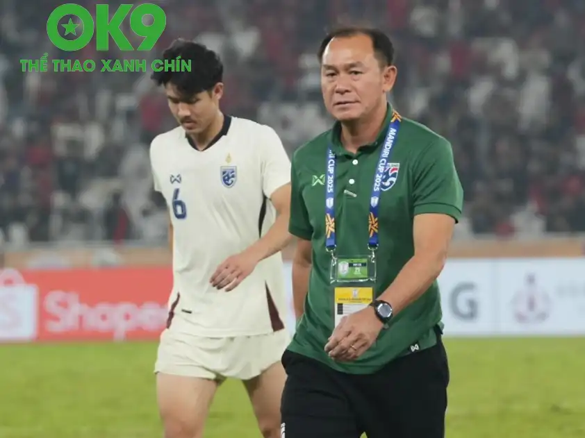 Thầy trò HLV Thawatchai Damrong-Ongtrakul cần nhanh chóng gạt đi nỗi buồn thất bại để trở lại mạnh mẽ trong trận đấu với U23 Philippines (Ảnh: Changsuek)